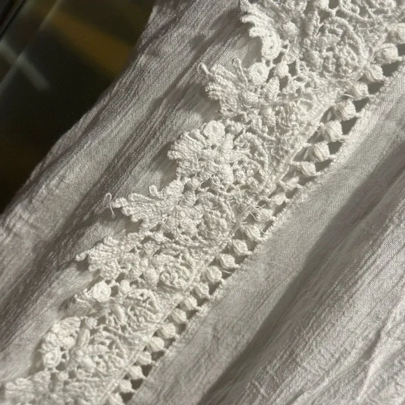 4 for $20: Japna Lace Detail Crinkle Gauze Top - Picture 3 of 4